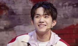 易烊千玺最新八卦爆料,神秘女友身份引热议