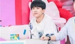 易烊千玺最新八卦爆料,神秘女友身份引热议